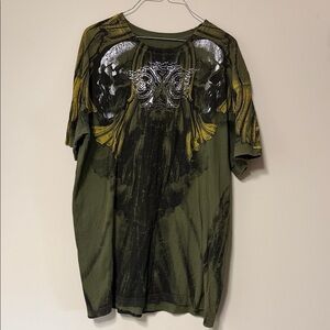 Artistic Olive Men's Tee with Graphic Design